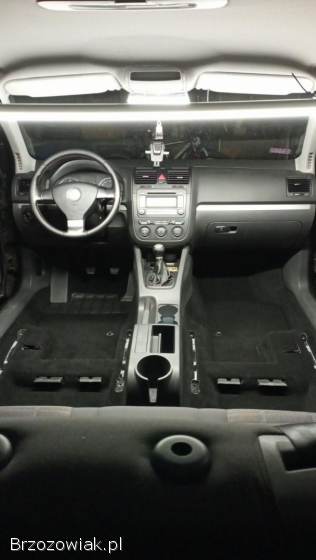 Pranie czyszczenie tapicerki samochodowej