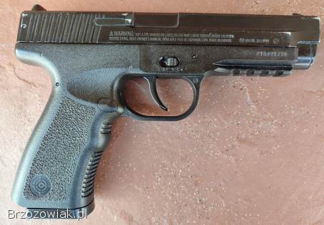 Wiatrówka pistolet PSM-45.