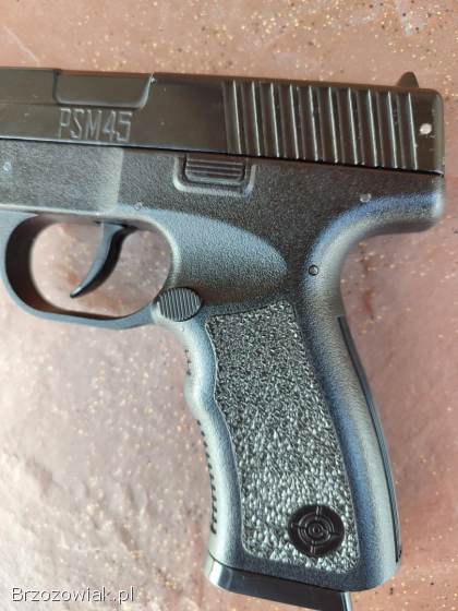 Wiatrówka pistolet PSM-45.