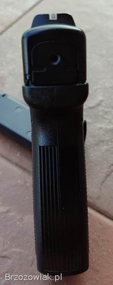 Wiatrówka pistolet PSM-45.