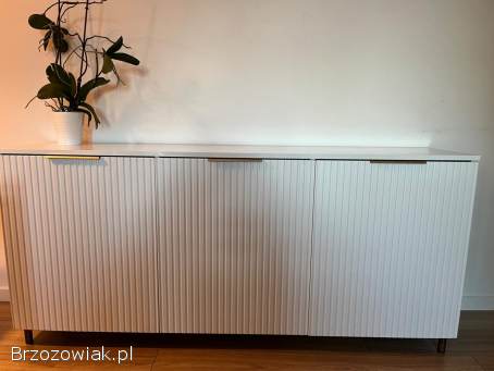 Spszedam Komodę biała ryflowane fronty