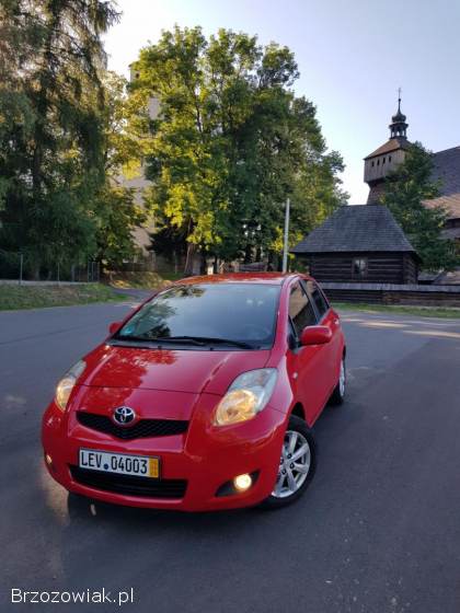 Toyota Yaris 1.  33 Vvt-i Life  2011