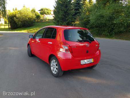 Toyota Yaris 1.  33 Vvt-i Life  2011