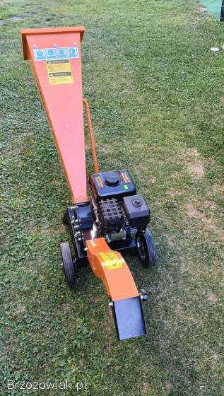 Rębak spalinowy do gałęzi