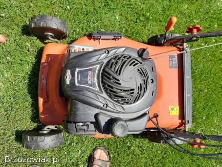 Sprzedam kosiarkę spalinową samojezdną z wyrzutem bocznym i koszem