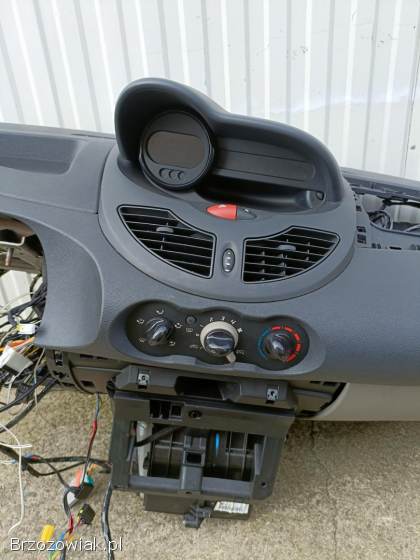 Renault Twingo 2 -  2009r.  Deska Rozdzielcza