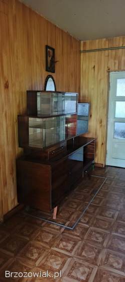 Kredens z czasów PRL-u