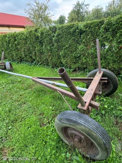 Wóz czterokołowy ciągnikowy do przewozu