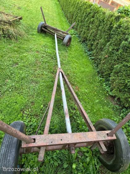 Wóz czterokołowy ciągnikowy do przewozu