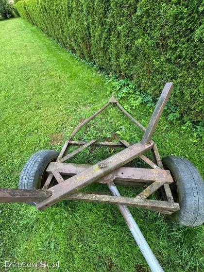 Wóz czterokołowy ciągnikowy do przewozu