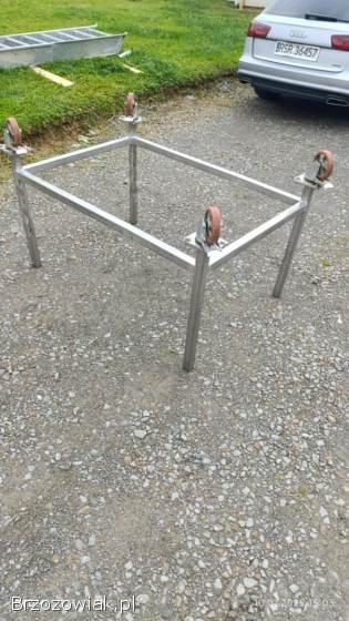 Podest jezdny. . .  Rampa na kolkach