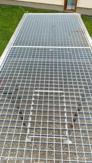 Podest jezdny. . .  Rampa na kolkach