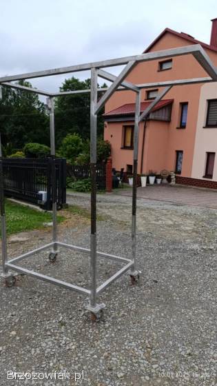 Podest jezdny. . .  Rampa na kolkach