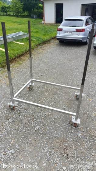 Podest jezdny. . .  Rampa na kolkach