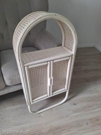 Półka z kratka wiedeńską boho