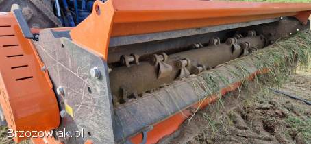 Koszenie traw i nieużytków.