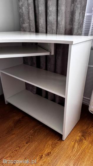 Białe biurko narożne