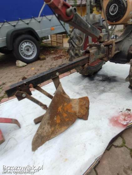 Dwukołowy ciągnik RJS -  1 tzw.  DZIK