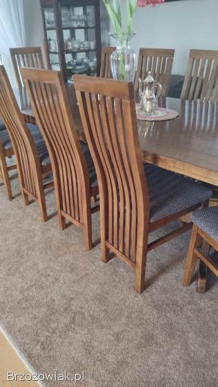 Stół na dwanaście osób