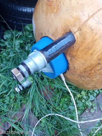 Wymiennik ciepła emaliowany z grzałką 140 L z uchwytami