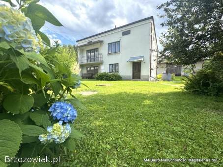 Brzezówka,  gm.  Tarnowiec -  dom z dużą działką.