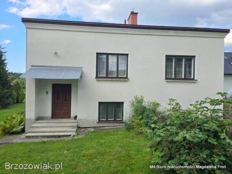 Brzezówka,  gm.  Tarnowiec -  dom z dużą działką.