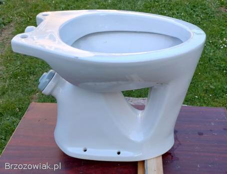 Nowy,  nieużywany sedes w klasycznym stylu warszawskim