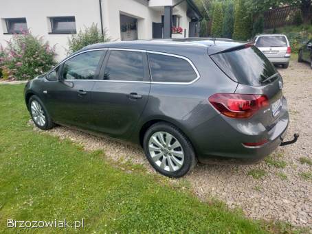 Opel Astra 2011