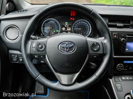 Toyota Auris 1.  8 Hybryda 2015