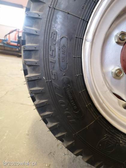 Oś z kołami balonowymi