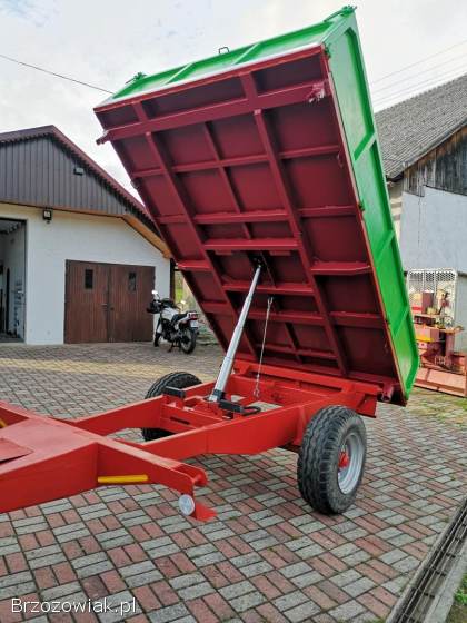 Przyczepa jednoosiowa z kiprem trzystronnym