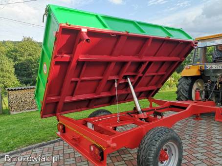 Przyczepa jednoosiowa z kiprem trzystronnym