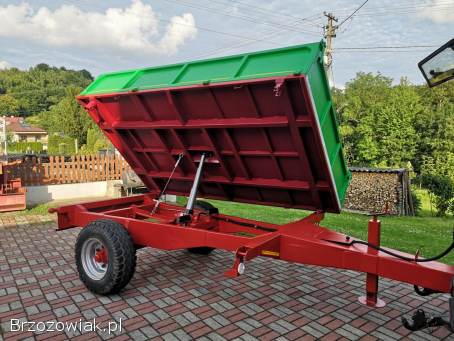 Przyczepa jednoosiowa z kiprem trzystronnym