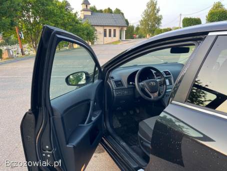 Toyota Avensis 1.  6 VVTI PREMIUM 2010