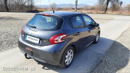 Peugeot 208 5 2012