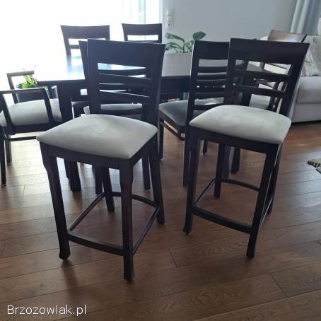 Drewniany stół + krzesła + krzesła barowe