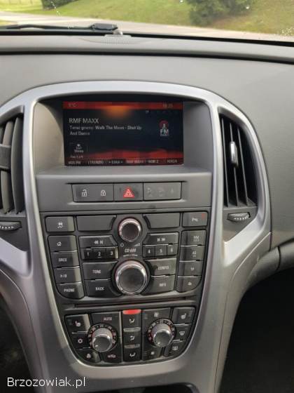 Opel Astra 1.  4 Turbo  2015