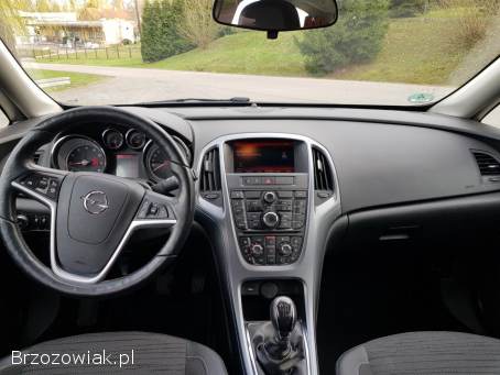 Opel Astra 1.  4 Turbo  2015