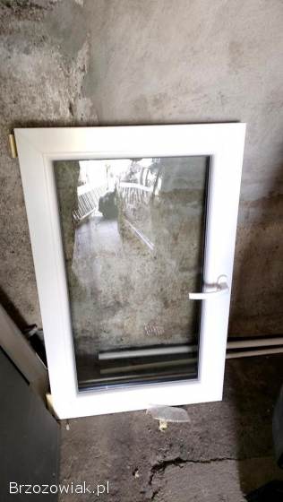 Okna PCV białe 2‑szybowe + moskitiery