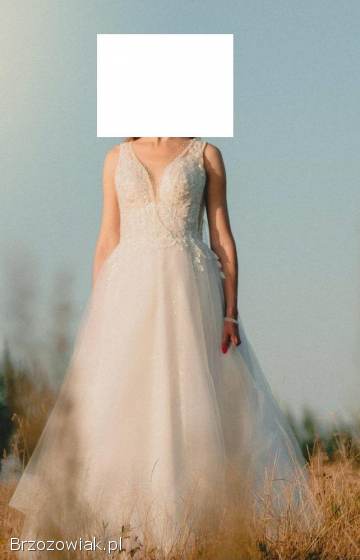 Suknia ślubna z kryształkami