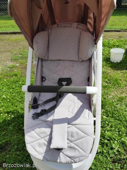 Wózek spacerowy dla dziewczynki