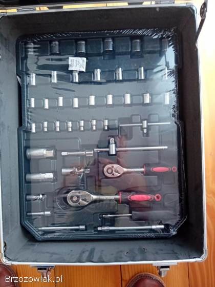 Zestaw kluczy i nasadek