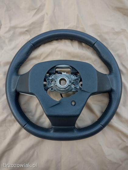 Kierownica do Toyoty Auris E15 z 2010 roku