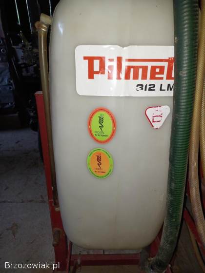 Opryskiwcz ciągnikowy zawieszany polowy