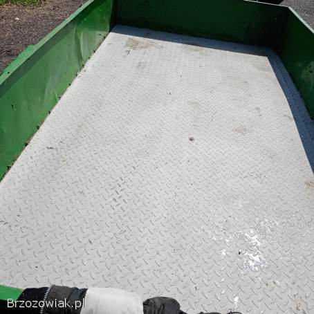 Przyczepka samochodowa