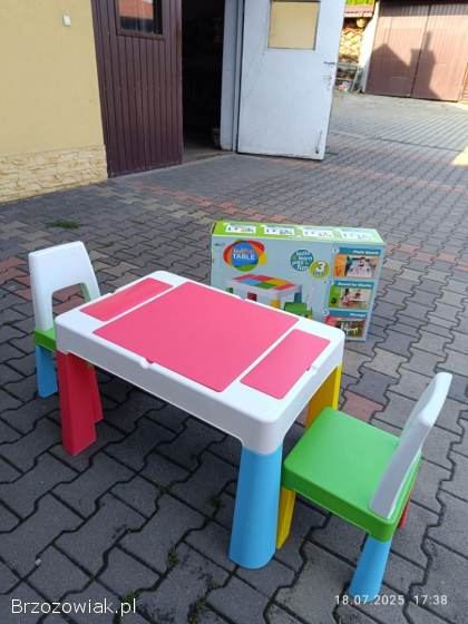 Stolik z krzesełkami