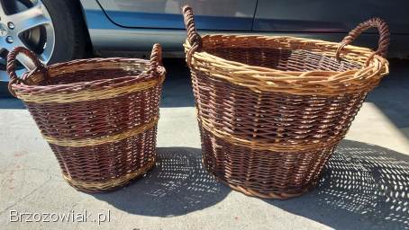 Kosz na jabłka i drzewo. . .