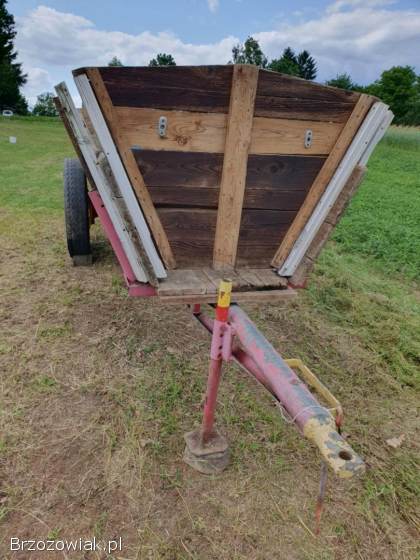 Wóz dwukołowy do traktora na grubej ramie przyczepa