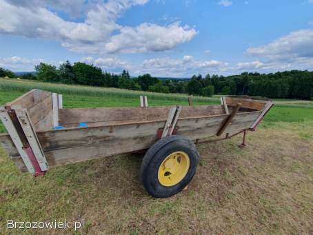 Wóz dwukołowy do traktora na grubej ramie przyczepa