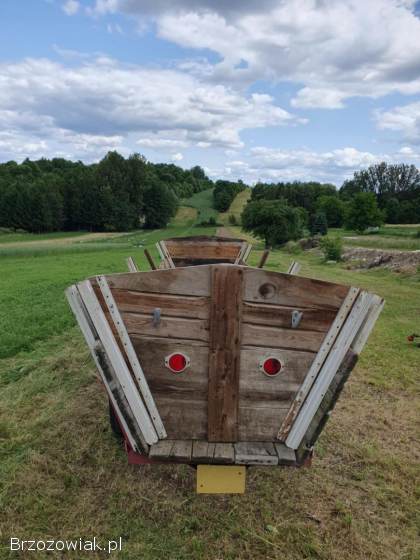 Wóz dwukołowy do traktora na grubej ramie przyczepa